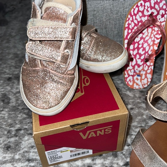 Lot [7 pair] of toddler girl shoes sizes 8-9 🌸 - Picture 3 of 8